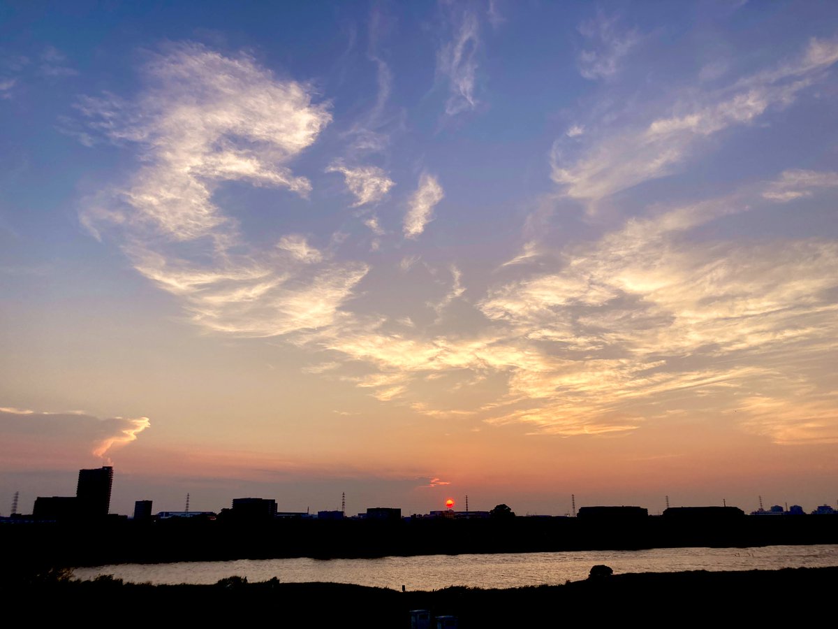 7/26,27と愛媛へ！
お近くの方は是非聴きに来てください♫

⚫︎7/26(土)＠松山 凸凹舎
open 19:00
start 19:30
¥3,000 (1D付)
【Act】中村 翔　O.A. 一色義郎

⚫︎7/27(日)＠新居浜 うるう
open  19:00
start 19:30
charge 投げ銭+(ちっちゃいかき氷¥500)
【Act】中村 翔　O.A. 朝+高橋良平