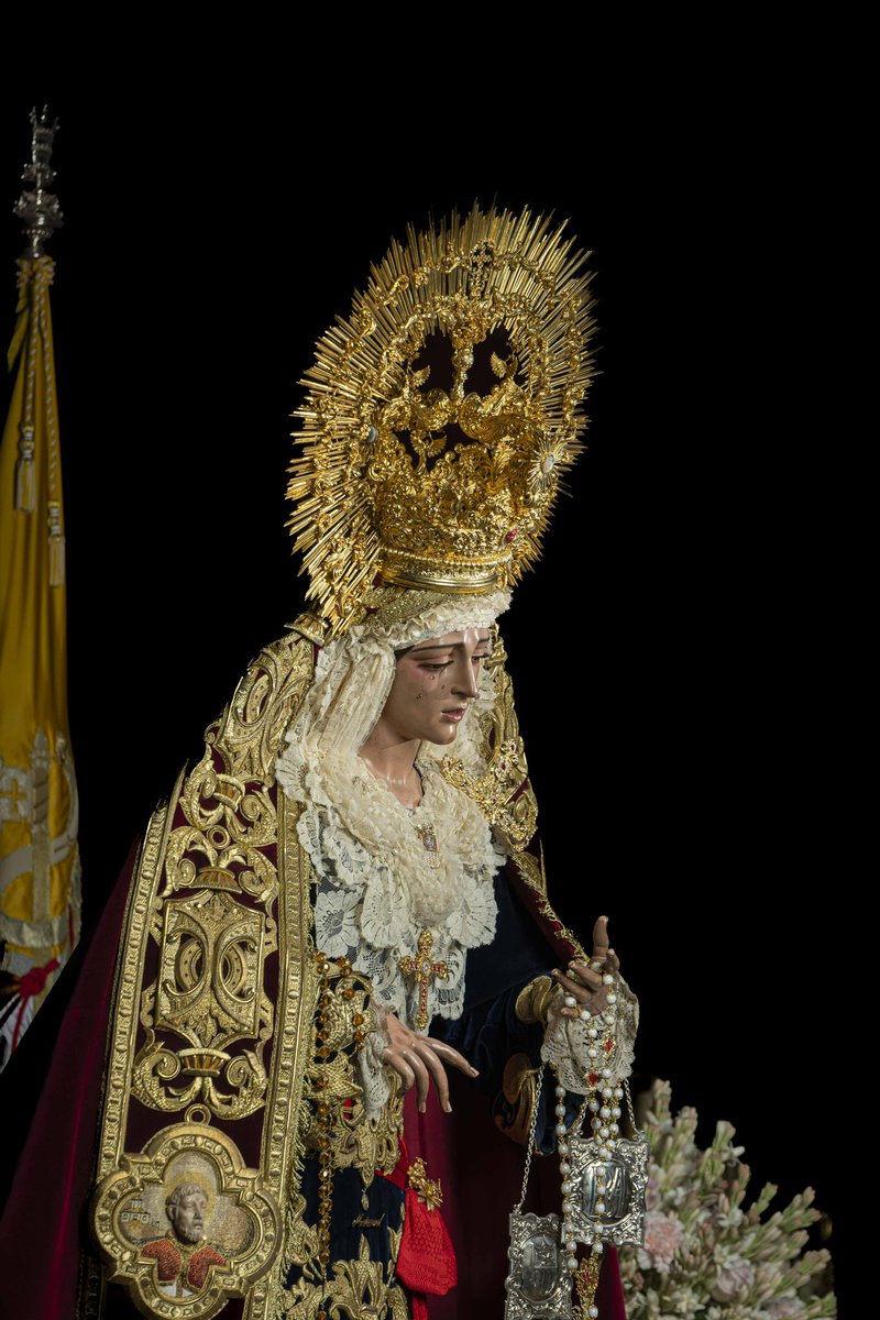 🙏 #ÁNGELUS |  

El ángel del Señor anunció a María; 
Y concibió por obra y gracia del Espíritu Santo.  

Ave María
[...]  

Ruega por nosotros,  
Santa Madre de Dios, 
para que seamos dignos de alcanzar las promesas de Nuestro Señor Jesucristo.  

<a href="/Pvictoriamalaga/">Parroquia Basílica Real Santuario Victoria Málaga</a>