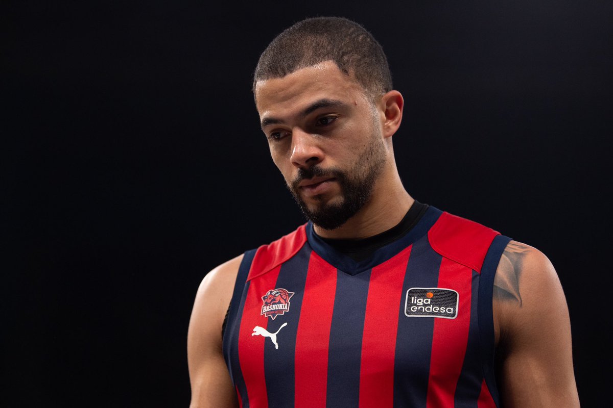 El <a href="/valenciabasket/">Valencia Basket Club</a> ha presentado una oferta por Darius Thompson, jugador sujeto a derecho de tanteo por el <a href="/Baskonia/">Baskonia</a>.

El conjunto vitoriano dispone ahora de un plazo de cinco días naturales (hasta el jueves 17 de julio a las 23:59h) para igualar esta oferta.

#MercadoACB |