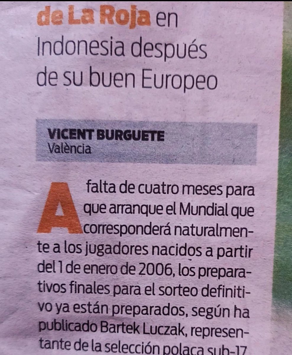 Vicentburguete1's tweet photo. Me diste la oportunidad de cumplir un sueño: vivir desde dentro como es una redacción y regalaste ilusión a mis padres y a mis ‘iaias’.
Entiendo los tiempos que corren, pero lo que han hecho contigo es una injustícia. Y lo que hacen con los compañeros, aún más.🤬
#SempreSUPER❤️ https://t.co/k0mLRiCC6W