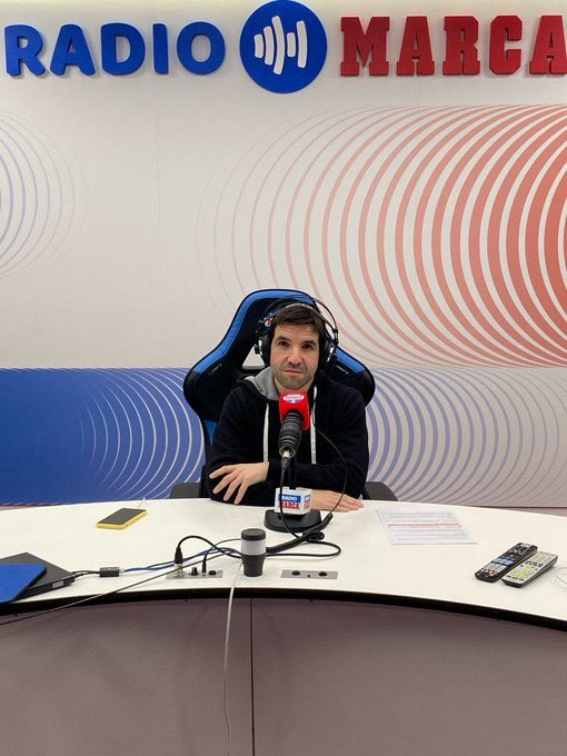 Radio MARCA (@radiomarca) on Twitter photo 🌍 ¡ARRANCA MARCADOR INTERNACIONAL con
<a href="/Rulo_Fuentes_/">Raul Fuentes</a> hoy hasta las 15:00 h!
🗺 Previa Final de Mundial de Clubes
🇫🇷🏴 Chelsea-PSG
🎙Hablamos con <a href="/david_virgili/">David Virgili</a>, <a href="/kikitoo17/">Kike Pérez Muñoz</a>, <a href="/Alvaro16Rey/">Alvaro Rey</a>, <a href="/HectorHm9/">Hector Hernandez</a> y <a href="/Zeuzers/">Curro Torres</a>
🤑Actualidad Mercado fichajes
🔝Resumen del <a href="/fifaworldcup_es/">Copa Mundial FIFA 🏆</a> con 🌍 ¡ARRANCA MARCADOR INTERNACIONAL con
<a href="/Rulo_Fuentes_/">Raul Fuentes</a> hoy hasta las 15:00 h!
🗺 Previa Final de Mundial de Clubes
🇫🇷🏴 Chelsea-PSG
🎙Hablamos con <a href="/david_virgili/">David Virgili</a>, <a href="/kikitoo17/">Kike Pérez Muñoz</a>, <a href="/Alvaro16Rey/">Alvaro Rey</a>, <a href="/HectorHm9/">Hector Hernandez</a> y <a href="/Zeuzers/">Curro Torres</a>
🤑Actualidad Mercado fichajes
🔝Resumen del <a href="/fifaworldcup_es/">Copa Mundial FIFA 🏆</a> con