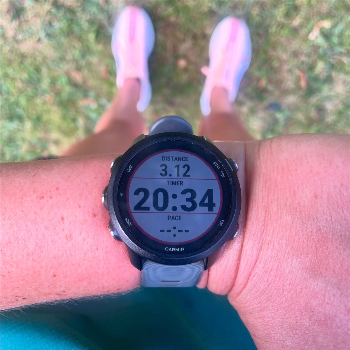 _AliceCarter_'s tweet image. 🌳🏃🏻♀️ Very short tourist trip to Yarborough Leisure Centre parkrun today with a very happy outcome - 20:34 - fastest 5k for seven years! #loveparkrun