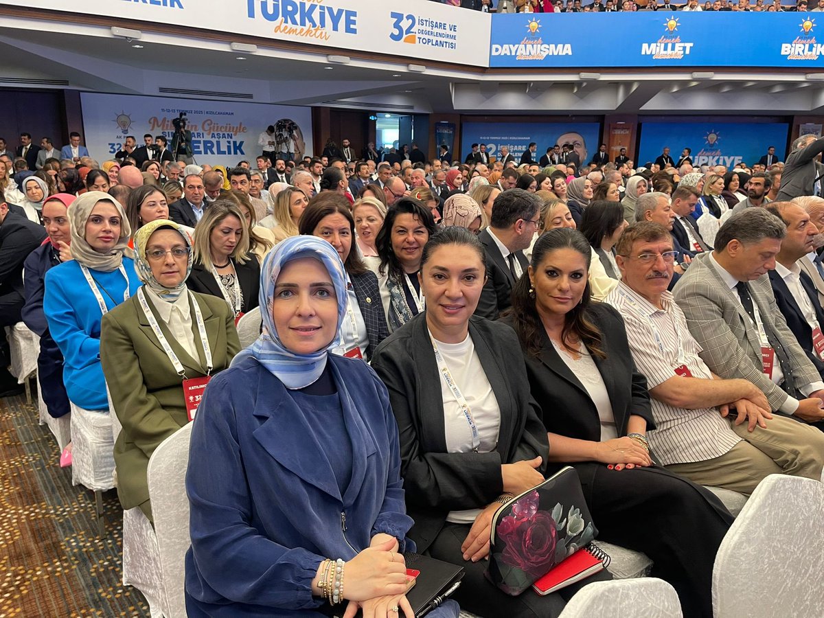 📍Kızılcahamam / Ankara

Cumhurbaşkanımız, Genel Başkanımız Sayın <a href="/RTErdogan/">Recep Tayyip Erdoğan</a>’ın hitaplarıyla 32. İstişare ve Değerlendirme Kampımıza başladık. 

“Bugün Malazgirt ruhu, bugün Kudüs ittifakı, bugün İstiklal Savaşı'nın nüvesi yeniden şekilleniyor.

Türkiye’yi bölmeye kimsenin gücü