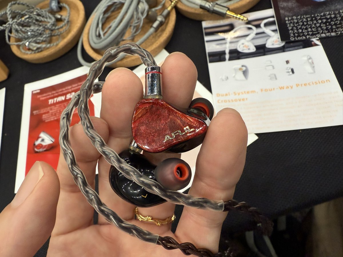 AFUL DAWN-X

今日イチのイヤホン
傾向がprestige ltdに近い？ところが好み