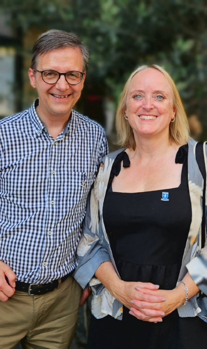 lucindahawksley's tweet image. Last week I welcomed back to London, the lovely Fred-Ivar, founder of the Norwegian #Pickwick Club, of which I am lucky enough to be the patron. He & his family were slightly stunned by the #London heat. Not what they were expecting! #Dickens