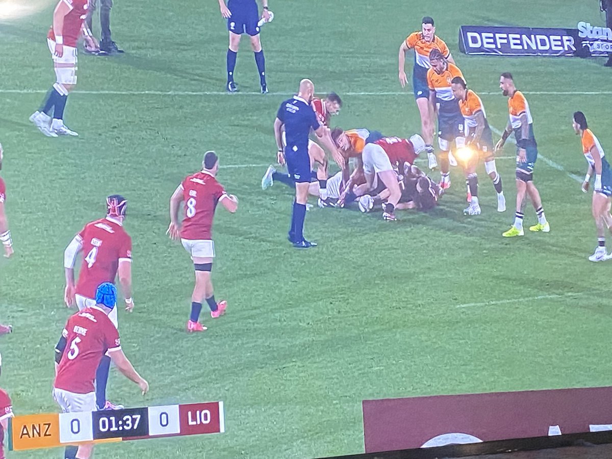 AcksonArj's tweet image. This Australia/New Zealand jersey just looks like a modified Wallabies jersey.
Where’s the black??
