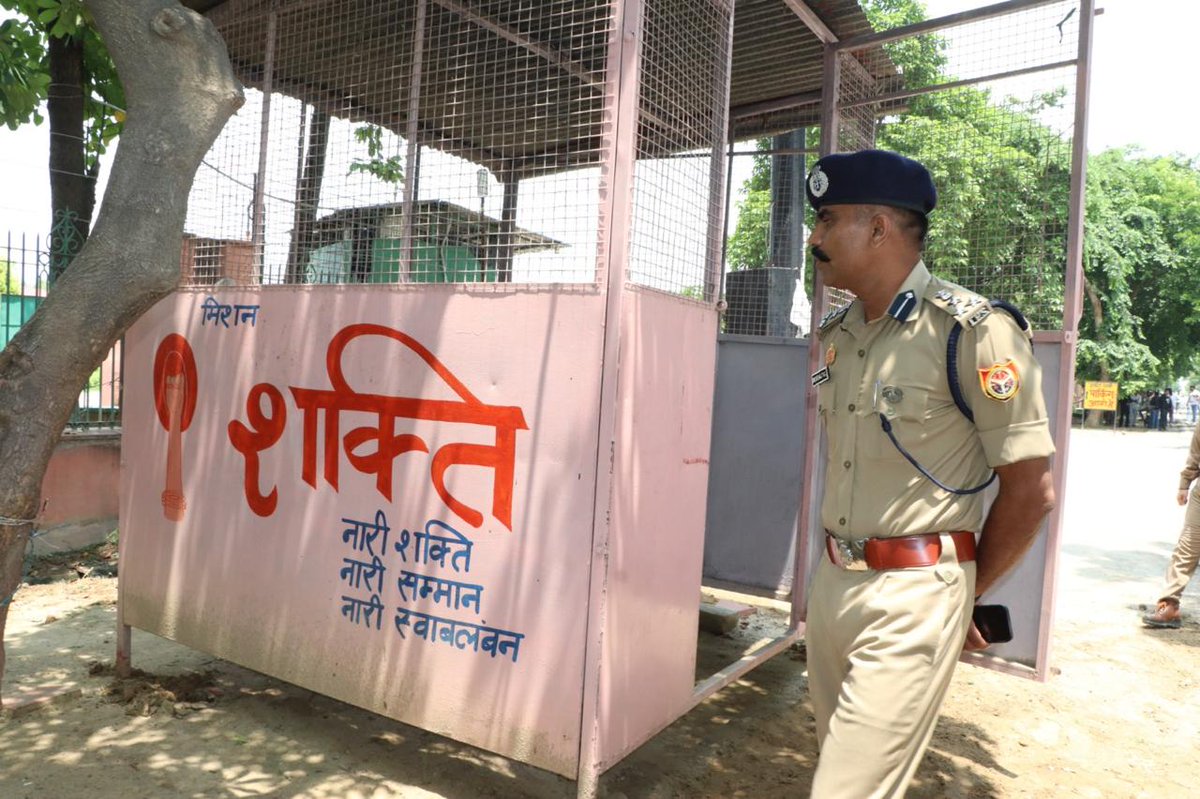 DIG Range Moradabad (@digmoradabad) on Twitter photo .<a href="/digmoradabad/">DIG Range Moradabad</a> <a href="/IPSMUNIRAJ/">Muniraj Gobu</a> G рджреНрд╡рд╛рд░рд╛ рдерд╛рдирд╛ рдордЭреМрд▓рд╛, рдЬрдирдкрдж рдЬрдирдкрдж рдореБрд░рд╛рджрд╛рдмрд╛рдж рдХреЗ рдкрд░рд┐рд╕рд░ рдХрд╛ рднреНрд░рдордг рдХрд░ рдкреНрд░рдЪрд▓рд┐рдд рдЕрднрд┐рд▓реЗрдЦ, рд╢рд╕реНрддреНрд░рд╛рдЧрд╛рд░, рдорд╛рд▓рдЦрд╛рдирд╛, рд╣рд╡рд╛рд▓рд╛рдд, рдмреИрд░рд┐рдХ, CCTNS, CCTV рдорд╣рд┐рд▓рд╛/рд╕рд╛рдЗрдмрд░ рд╣реЗрд▓реНрдк рдбреЗрд╕реНрдХ,рдмреАрдЯ-рдмреБрдХ рдПрд╡рдВ рдкрд┐рдВрдХ рдмреВрде рдЖрджрд┐ рдХрд╛ рдирд┐рд░реАрдХреНрд╖рдг рдХрд░ рд╕рдореНрдмрдиреНрдзрд┐рдд рдХреЛ рдЖрд╡рд╢реНрдпрдХ рджрд┐рд╢рд╛-рдирд┐рд░реНрджреЗрд╢ рджрд┐рдпреЗ рдЧрдпреЗред
#UPPolice .<a href="/digmoradabad/">DIG Range Moradabad</a> <a href="/IPSMUNIRAJ/">Muniraj Gobu</a> G рджреНрд╡рд╛рд░рд╛ рдерд╛рдирд╛ рдордЭреМрд▓рд╛, рдЬрдирдкрдж рдЬрдирдкрдж рдореБрд░рд╛рджрд╛рдмрд╛рдж рдХреЗ рдкрд░рд┐рд╕рд░ рдХрд╛ рднреНрд░рдордг рдХрд░ рдкреНрд░рдЪрд▓рд┐рдд рдЕрднрд┐рд▓реЗрдЦ, рд╢рд╕реНрддреНрд░рд╛рдЧрд╛рд░, рдорд╛рд▓рдЦрд╛рдирд╛, рд╣рд╡рд╛рд▓рд╛рдд, рдмреИрд░рд┐рдХ, CCTNS, CCTV рдорд╣рд┐рд▓рд╛/рд╕рд╛рдЗрдмрд░ рд╣реЗрд▓реНрдк рдбреЗрд╕реНрдХ,рдмреАрдЯ-рдмреБрдХ рдПрд╡рдВ рдкрд┐рдВрдХ рдмреВрде рдЖрджрд┐ рдХрд╛ рдирд┐рд░реАрдХреНрд╖рдг рдХрд░ рд╕рдореНрдмрдиреНрдзрд┐рдд рдХреЛ рдЖрд╡рд╢реНрдпрдХ рджрд┐рд╢рд╛-рдирд┐рд░реНрджреЗрд╢ рджрд┐рдпреЗ рдЧрдпреЗред
#UPPolice
