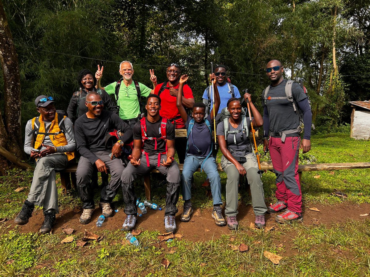 marcosruninngC1's tweet image. Pacers club activity weekend for both the team💃💃
#hikers
#Runners