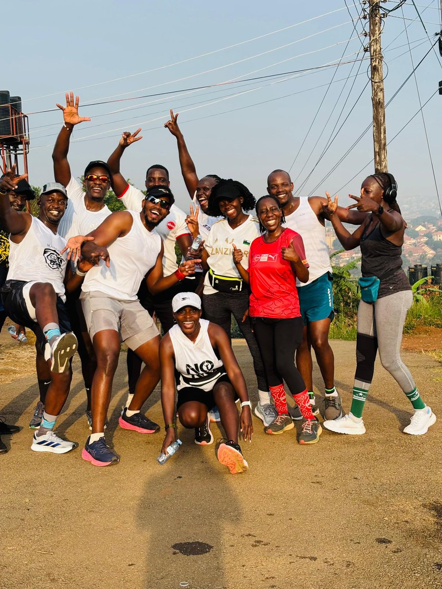marcosruninngC1's tweet image. Pacers club activity weekend for both the team💃💃
#hikers
#Runners