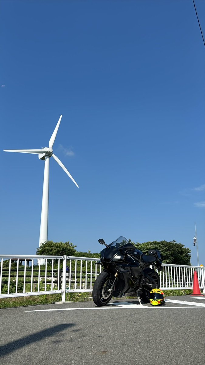 yose1_2000's tweet photo. 真剣にツーリングともだちがほじい

名前: はるき
年齢:  24
身長: 173cm
愛車:  YZF-R1('25)
住み:  神奈川
好き:  バイク、ラーメン、スノボ

 #バイク乗りと繋がりたい
 #バイク乗りとして軽く自己紹介
 #YAMAHAが美しい https://t.co/KuwLnEucD0