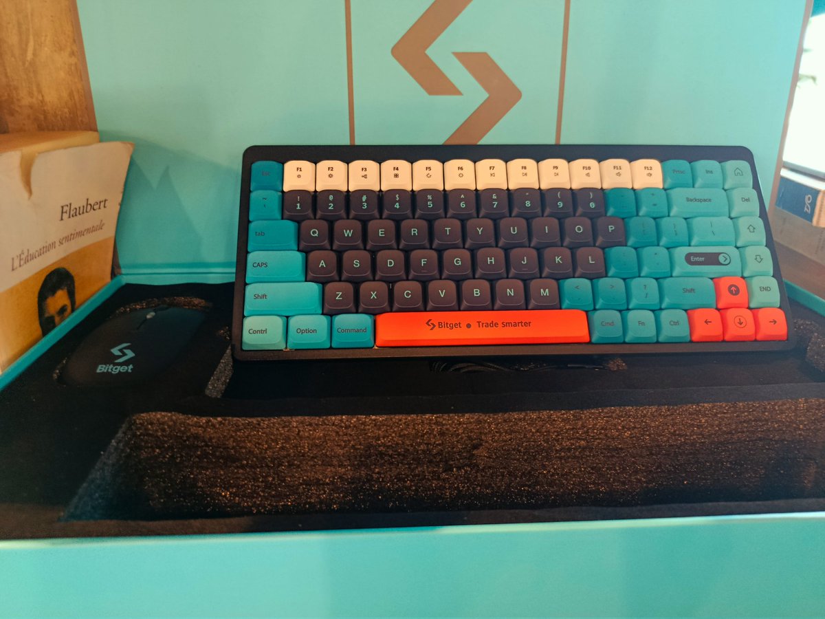 Yo, maahn, Bitget’s killin’ it with this crypto meetup!  We’re out here learnin’ ALL the trade vibes P2P, spot, futures, the whole deal! But first, hold up check out this exclusive Bitget merch I spotted! so clean, I NEED it! Uuph, Bitget, slide one my way, #NairobiWithBitget