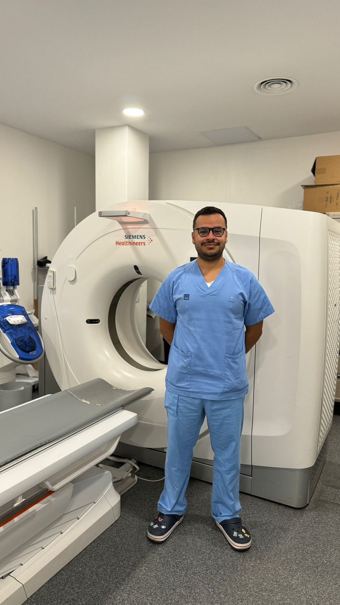 luisfilosmd's tweet photo. Estoy orgulloso de ti amorcito, ya eres especialista. 
Eres Radiólogo. 

Un poco de lo que recorrimos para llegar aqui. 
#radiology #radiologo #radiodiagnostico #MIR #residencia #medicina #medico #residente #Espana #Colombia #guy https://t.co/ivCf82sG79