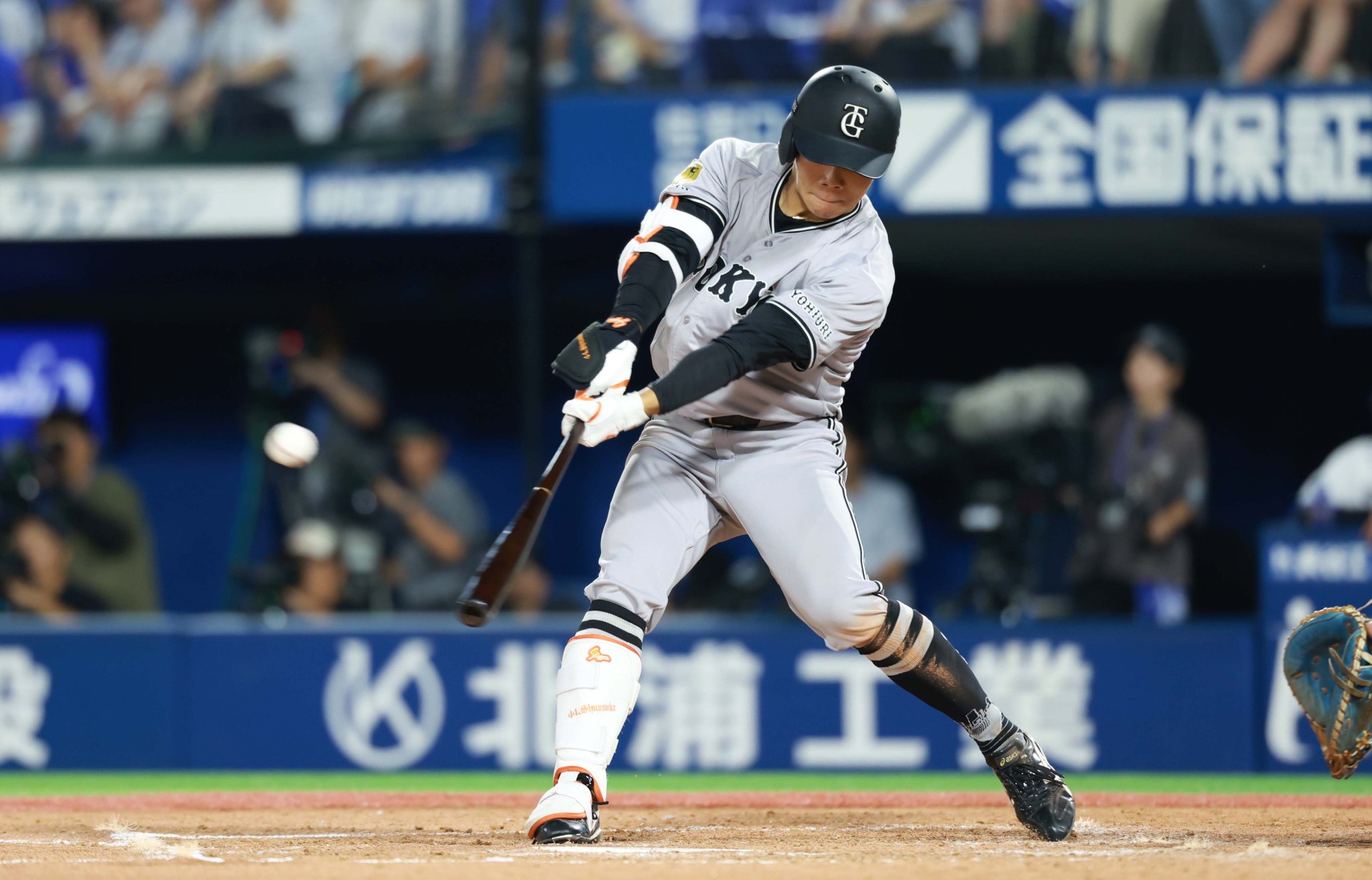 読売ジャイアンツ 優勝記念 レプリカユニホーム 佐々木俊輔 Lサイズ 巨人 レプリカ・プロコレクションユニホーム|読売ジャイアンツ公式