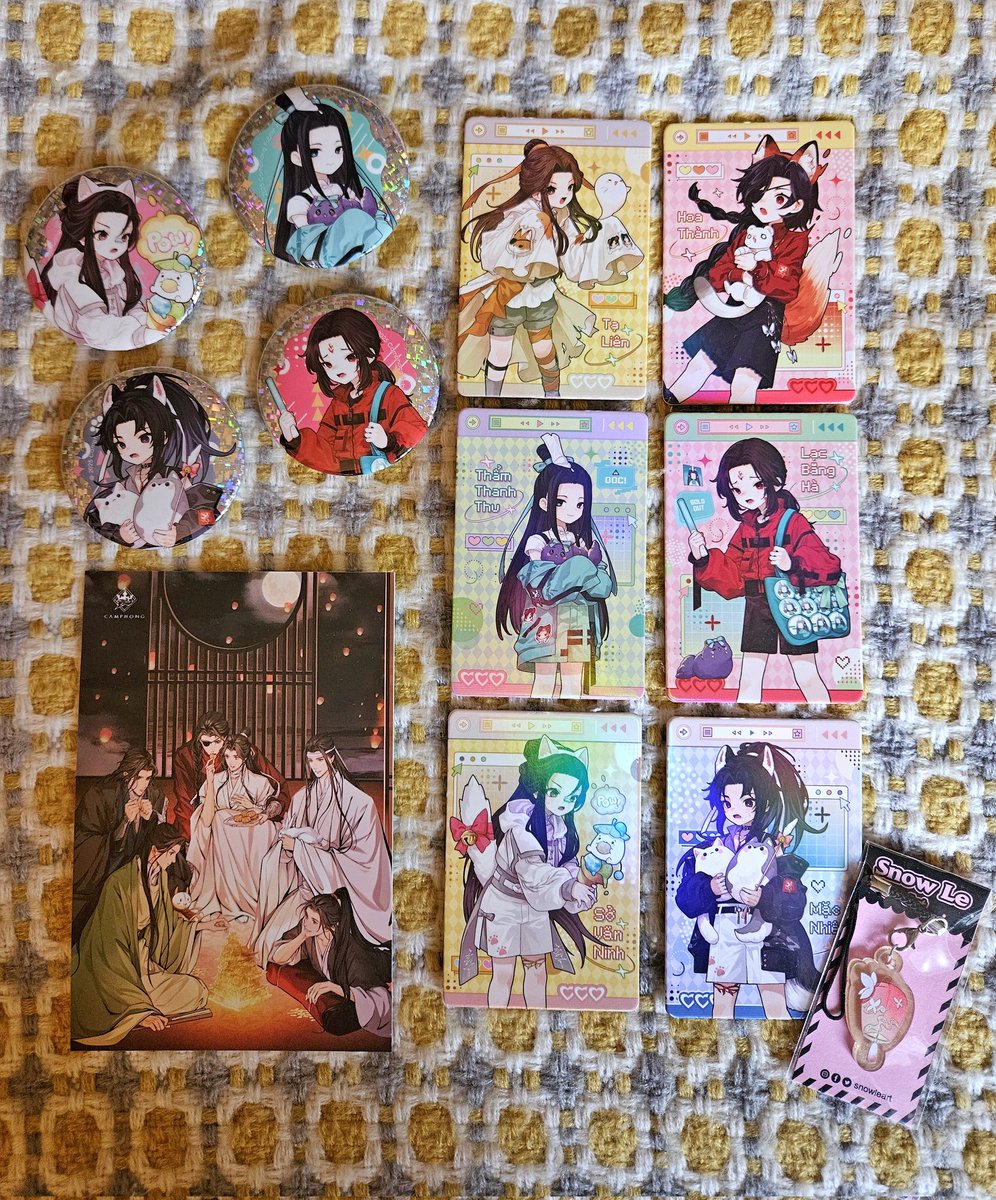 moonmoods1's tweet image. Thank you so much again @happibess - another package arrived safely and Itabag wearing Binghe is now proudly part of the collection π₯° Godsstation also seemed to favour me in the blind cards but I did manage to get a baby HC π