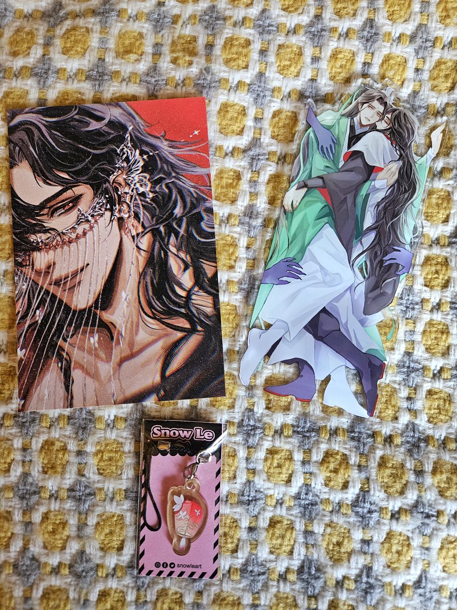 moonmoods1's tweet image. Thank you so much again @happibess - another package arrived safely and Itabag wearing Binghe is now proudly part of the collection π₯° Godsstation also seemed to favour me in the blind cards but I did manage to get a baby HC π