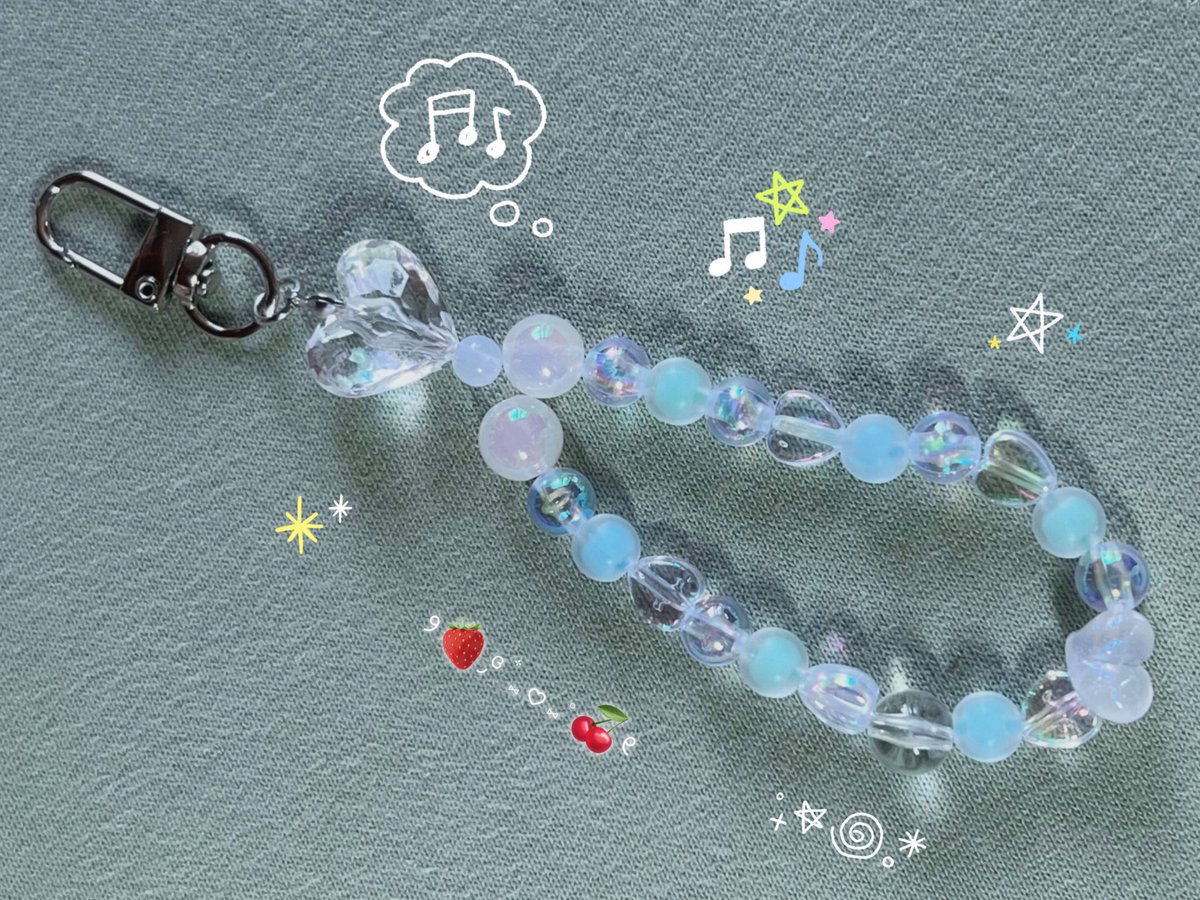 막콘때 만나는 소녀들한테
손에 가득 쥐어주고 
싶어서 키링 만들엇더요➰🎀

키링나눔하면 받아갈 소녀들 있을까 ?