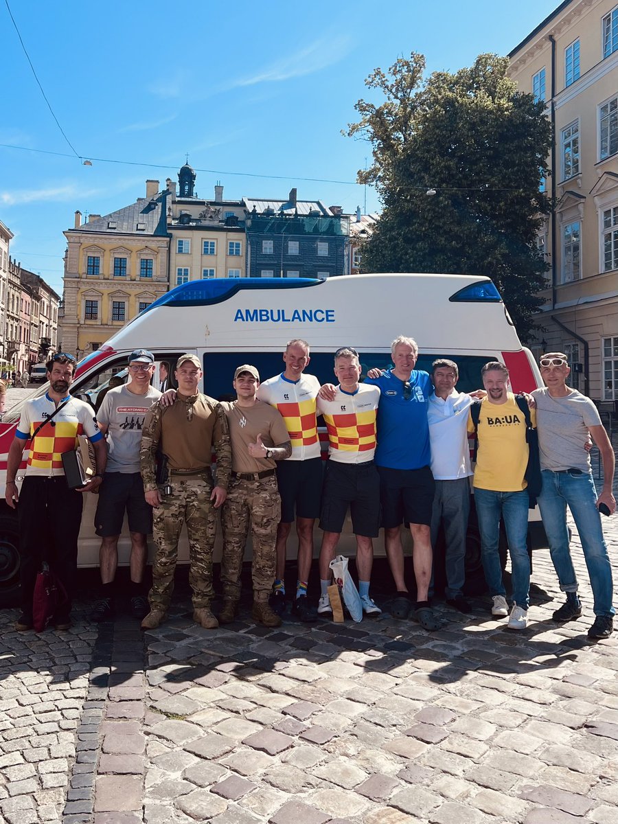 sholtys_ua's tweet image. Дружба не ґартується миром.
Друзів пізнають у війні.
З самого народження Нахтіґалю Валерій Веремчук разом з Народною Самообороною Львівщини підтримують наше бойове товариство і сьогоднішній день - цьому чергове підтвердження.
Спільно з німецькими меценатами наші друзяки…
