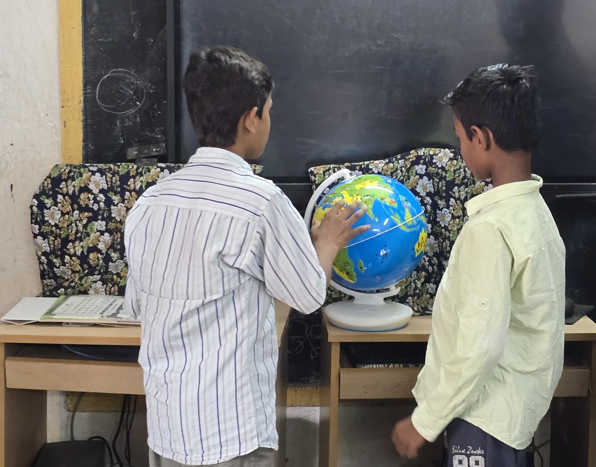 IplabAravalli's tweet photo. Today,since it was #BagLessDay on Saturday, we went to Al-Falah Primary School,#Modasa for an #activity and #informed the students about the features of Earth's #orboot so they could learn something new.@InfoGujcost @narottamsahoo @Punam_Bhargava @pavitshah @CMOGuj @CollectorArv https://t.co/mX8dnuVxqE