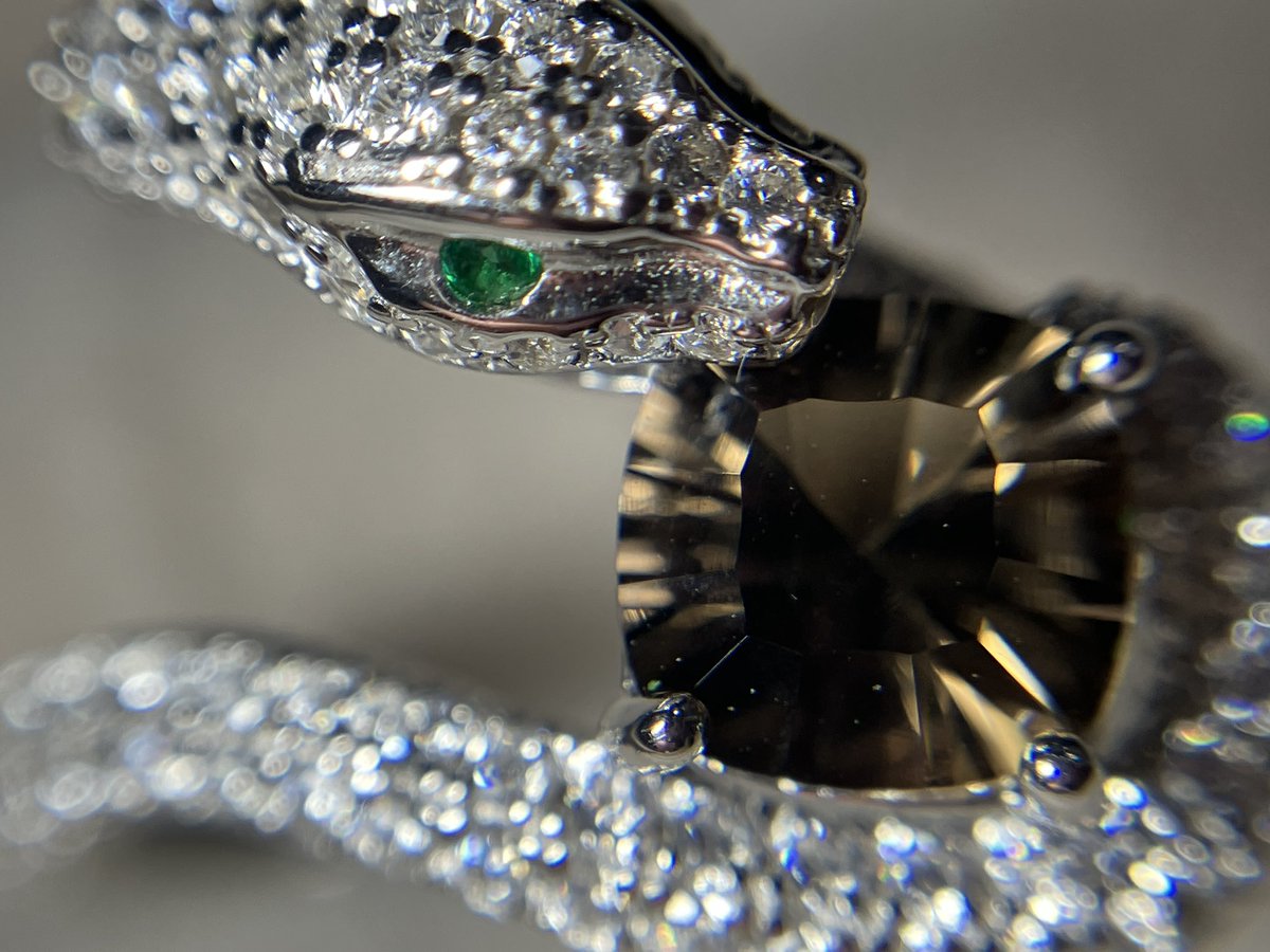 前から気になっていた蛇の子に出会えたので初お迎え🥳✨
可愛いカッコ良くて好き☺️

R.made mariko(<a href="/r_made_mariko/">R.made mariko</a>)さんより