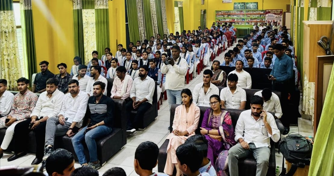 मेरठ प्रांत में अभाविप मुजफ्फरनगर जिला द्वारा राष्ट्रीय विद्यार्थी दिवस व अभाविप के 77वें स्थापना दिवस पर आयोजित “छात्र उत्सव” कार्यक्रम राष्ट्रीय मंत्री कुमारी क्षमा शर्मा की विशेष उपस्थिति में संपन्न हुआ।
#NationalStudentsDay #77YearsOfABVP