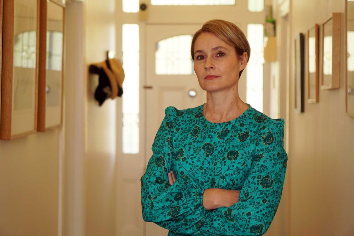 AusPsychReview's tweet image. According to Michelle Telfer, RCH Melbourne's Chief of Medicine:
• It is psychologically healthy for boys to want to be castrated
• It is psychologically healthy for girls to want to have their breasts amputated
• It is unprofessional for doctors to tell children sex is binary