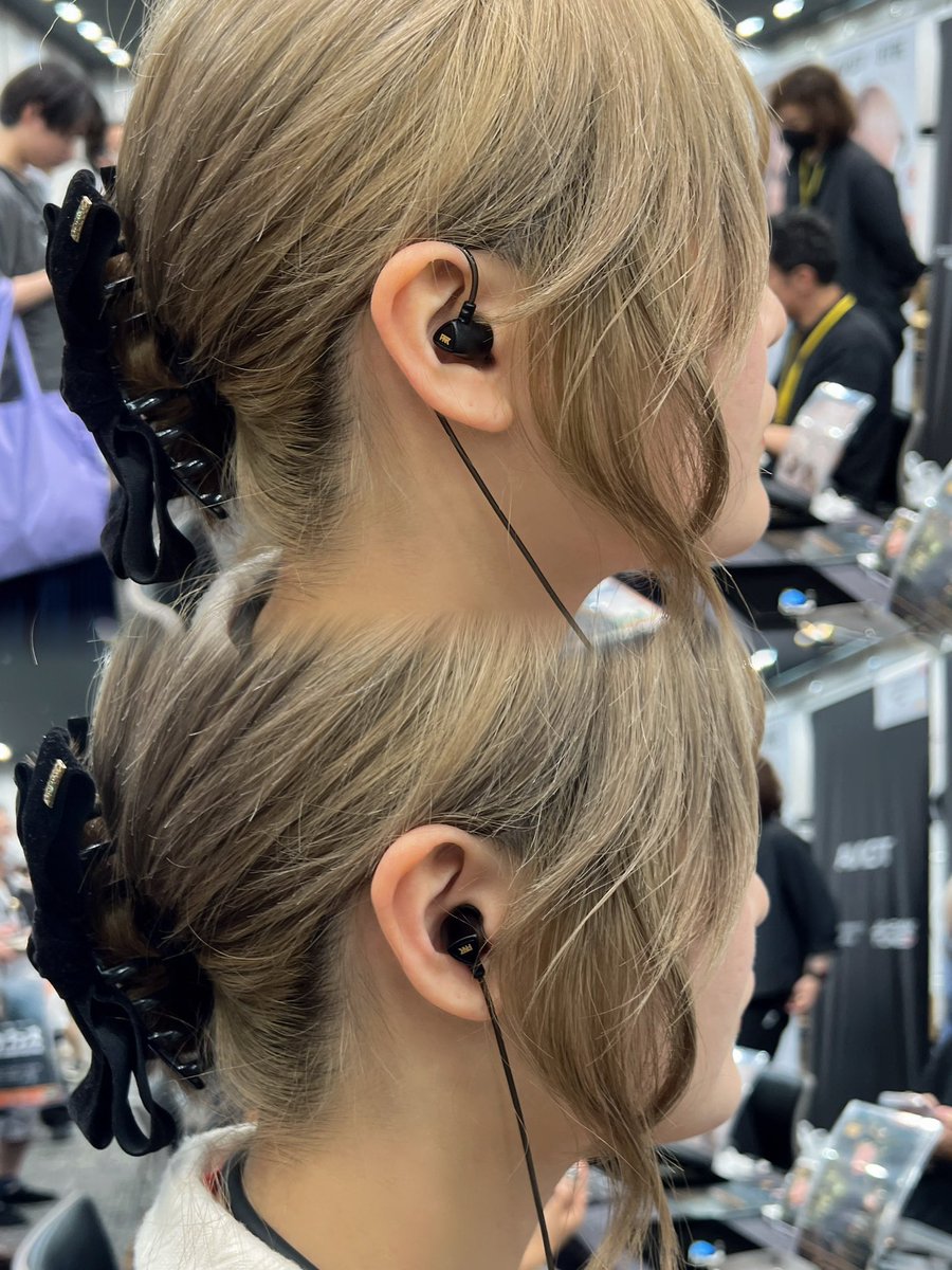 セミワイヤレスピヤホンがちユーザーだったので気になってた二代目