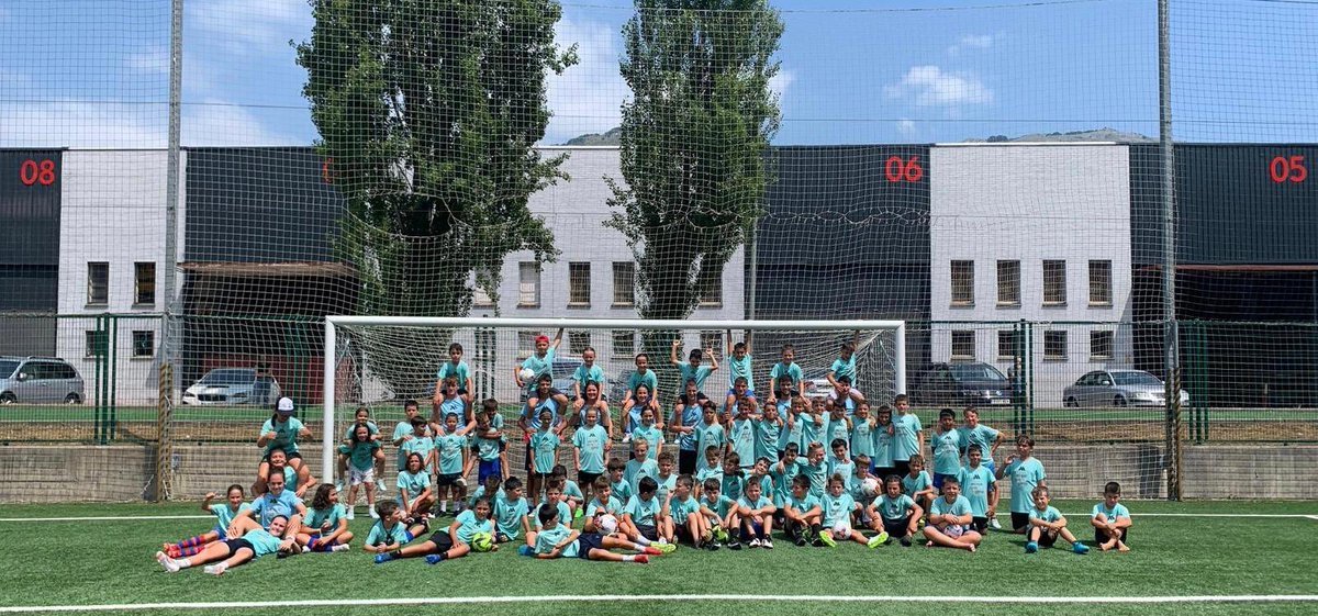 Anaitasuna_CD's tweet photo. 🔙 Amaitu da Kanpusaren bigarren astea!

#KanpusAnai https://t.co/uk3gyIgONw