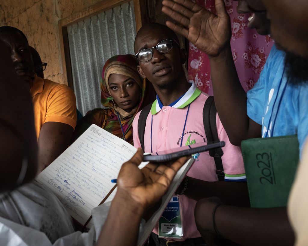 #WhyMRGsWorkMatters 🌐 MRG addressed critical gaps in ethical journalism by training journalists in conflict-sensitive reporting, covering climate impacts in Ghana, civil war legacies in Sierra Leone &amp; minority marginalization in Senegal.

More ➡️ buff.ly/MzfqjvR