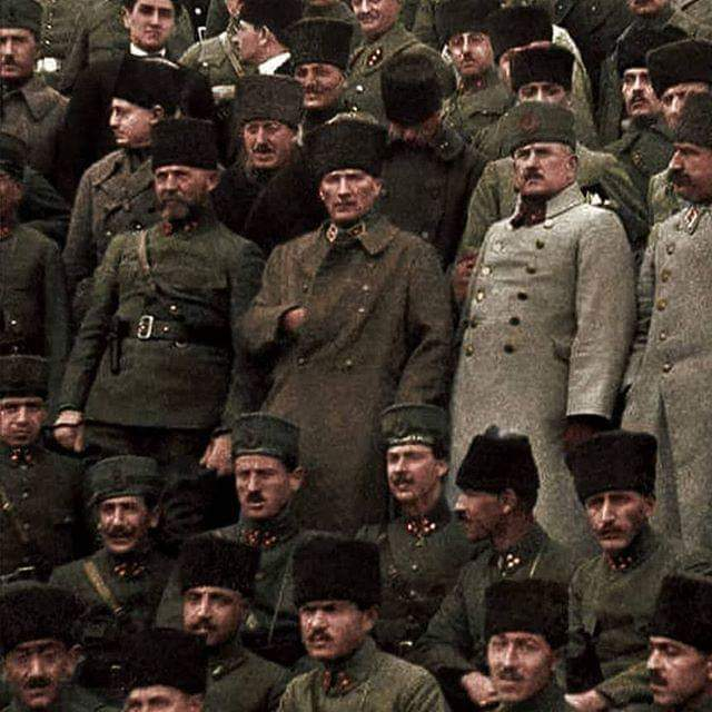 Bir avuç Türk dünyaya meydan okudu.