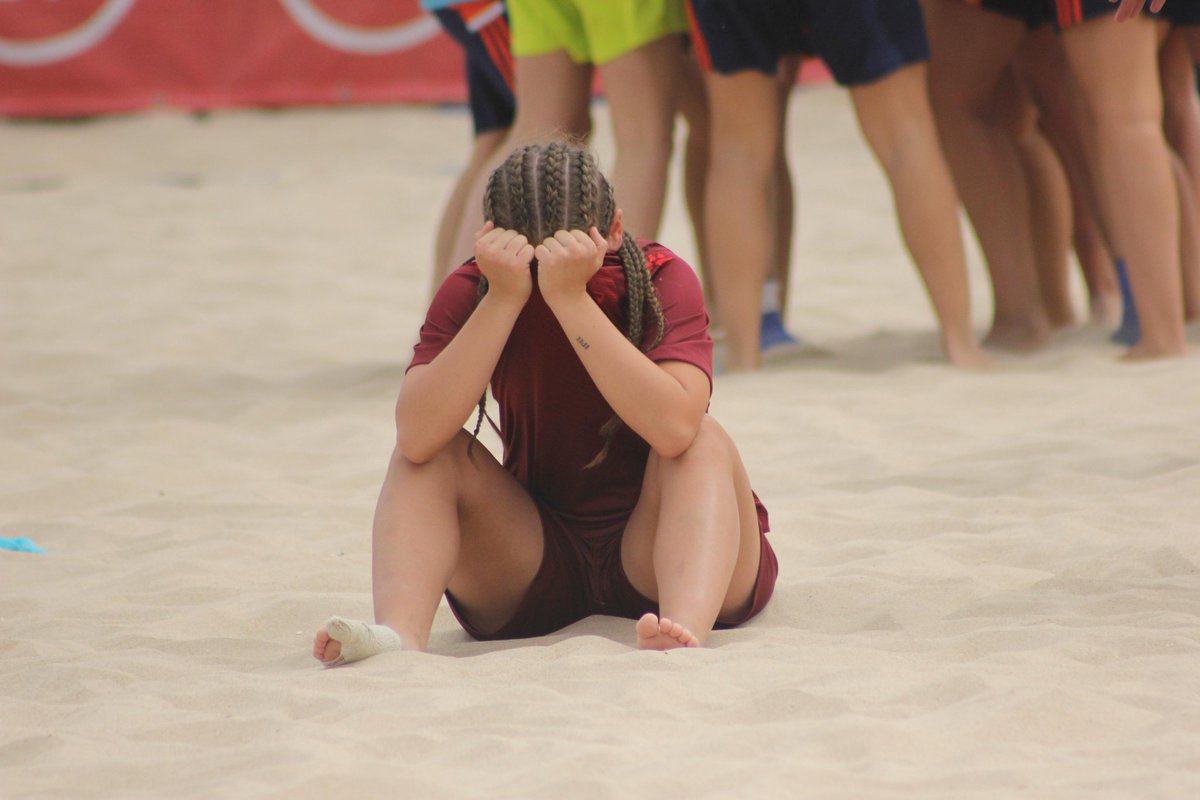 😓 Lo dimos todo para lograr el bronce pero no pudo ser.

🗣️ ¡Cabeza alta, chicas! ¡Orgullosos del torneo que habéis hecho 🫂! #VamosFFRM