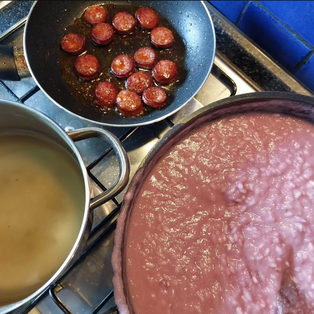 M_B_art's tweet image. #risotto #redcabbage #oliveoil #onion #arboriorice #vegetablebroth #butter #sausage #cream #granapadano #ilikecooking