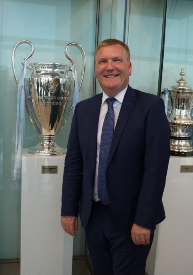 PedroSerranoEU's tweet image. A very enjoyable visit to the Etihad Stadium yesterday in Manchester alongside Commissioner @EUCssrMcGrath & fellow 🇪🇺Ambassadors ⚽️ ⚽️
Great to do a tour of the stadium, a landmark of football excellence. A memorable stop while in Manchester for the #EUCitizensGathering
