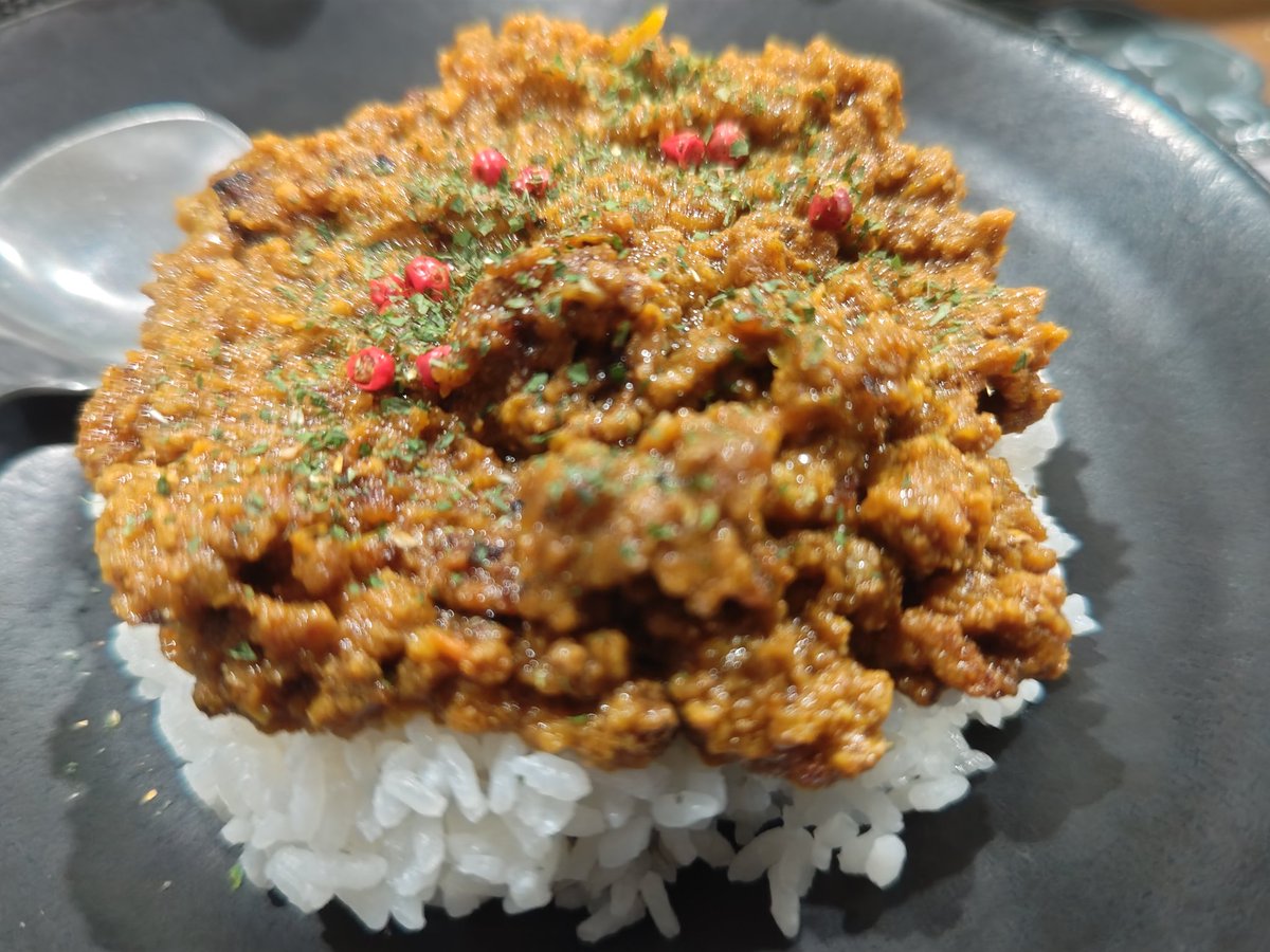 riki72598450's tweet photo. 浜松駅の近くの「カルダモン」の
キーマカレー
辛さはほぼないのですが、スパイスはしっかりし香ってきます
何気なく、ふらっと入ったのですか
カレーおでん等など
興味を惹かれたので機会があれば再訪しようかな
#桜寝カレーよ https://t.co/Y9IPuwZeRw