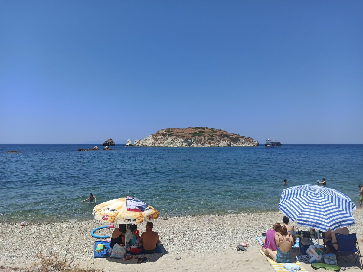 washere00's tweet photo. Foçada gay plajı var mı ya bildiğiniz #gaybeach #izmir #gay https://t.co/rMe1UiT2wr