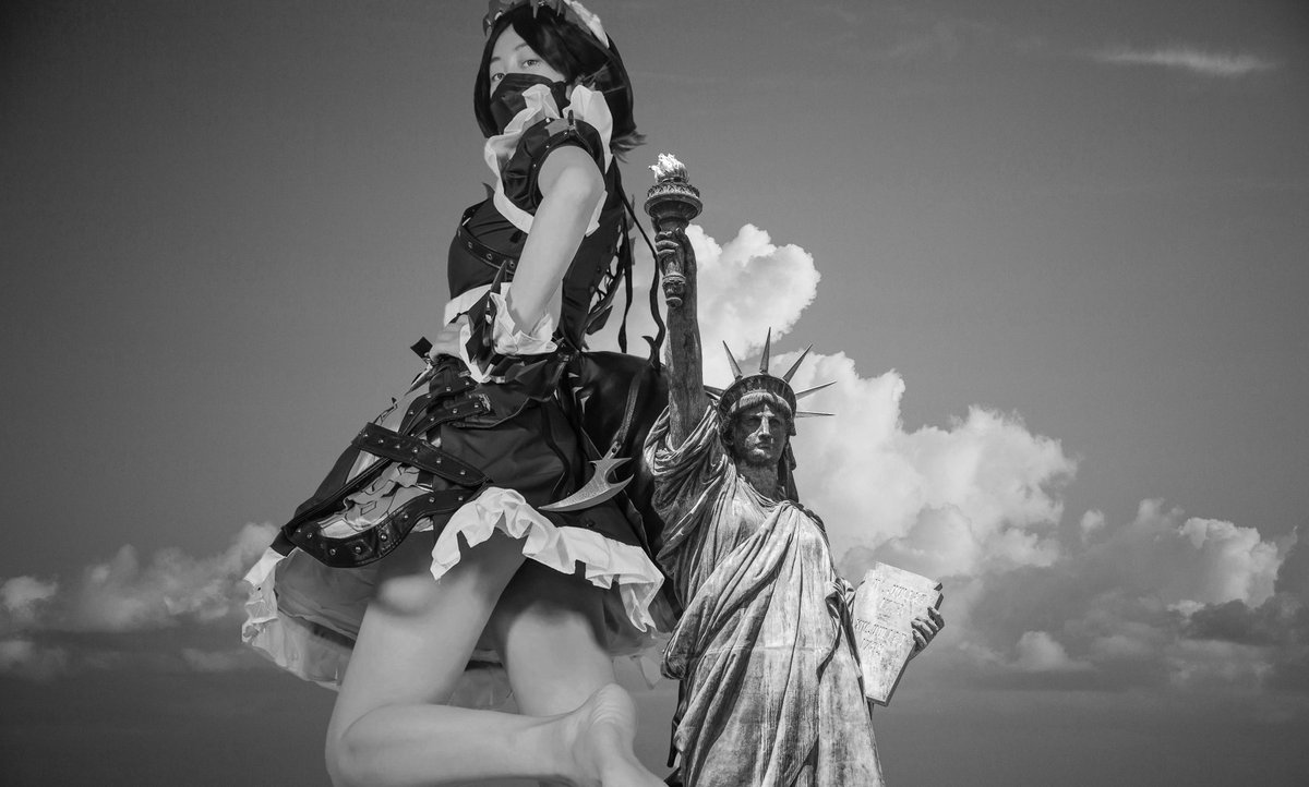 R3kacutioner's tweet image. Giantess Kaiju posing with the Statue of Liberty. #sizetwitter #giantess
Model: @MeiLeeArt