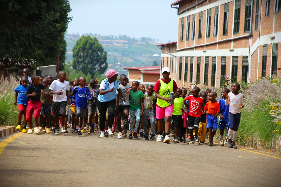 GSF_RC's tweet image. We’ve kicked off the 4th edition of #RunBugeseraCamp! 400 children (aged 7–13), including those with disabilities, will spend 8 days training in athletics, learning life skills & receiving minor dental care.
A week of growth, inclusion & empowerment!
@BugeseraDistr @RwandaEast