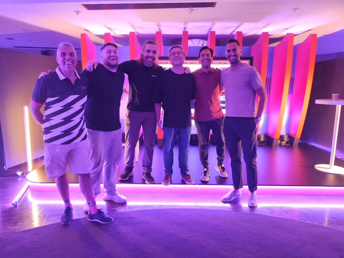 SantoshiOG's tweet photo. Hanging out with @gotasofficial #legendary ๐ฅ team @0xCVYH @joaohazim @arielvdl @decomontenegro after their pitch at #Chiliz #HackatonParis! ๐
Also @BrunoPessoa22 @Chiliz #Brazil ๐ง๐ท Country Manager showed up to support all #TeamBrasil present at the #Hackaton! ๐ช๐ผ
#ChilizChain https://t.co/QhtJpLu9mU