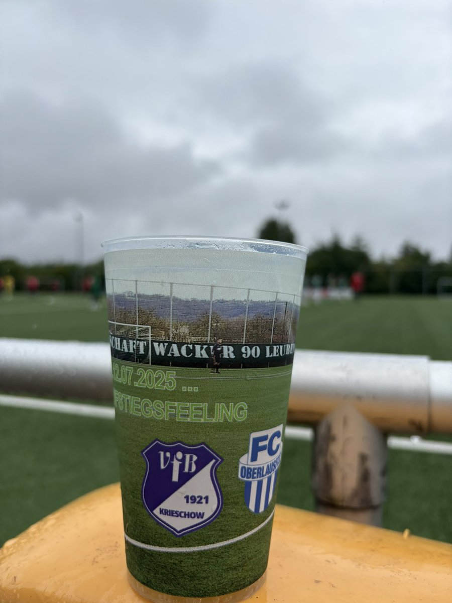 ufleku2's tweet photo. Grüße vom Sommerfest im Sportpark zu Leuben
Mit Prominenten Gästen 💪
FC Oberlausitz/Neugersdorf ,
VfB Krieschow mit Trainer Robert Koch #exsgd und Wacker Leuben
Ohne Eintritt
Leider nur 30 Zuschauer
Dauerregen
Wacker vs Oberlausitz 2:4
Jetzt Oberlausitz vs VfB https://t.co/G8HfPlt2oJ