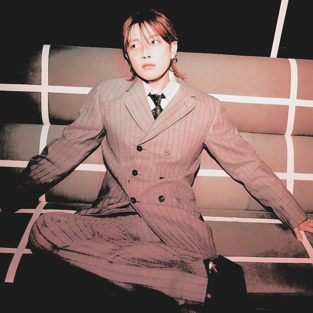 cursdheart's tweet image. look  at  him,  fallen  angel.