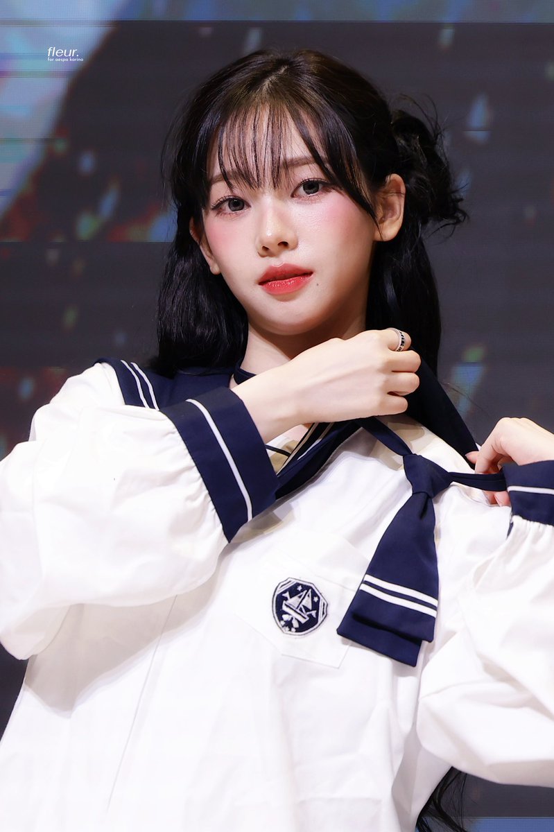 fleur_0411's tweet photo. 250711 🩵 (1) Mokket Fansign

#KARINA #카리나 #カリナ
#에스파 #aespa https://t.co/E5deOdQe3y