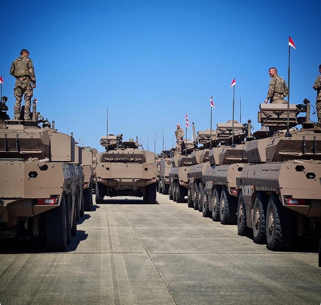 model_miniature's tweet image. Répétitions du 14 juillet 2025  à Brétigny : 11 Jaguar du 1er Régiment de Spahis. Magazines Military-Photo-Report disponible ici : model-miniature.com/category.php?i…
#jaguar #spahis #14juillet #bastilleday #france #french #frencharmy #armee #armeedeterre #soldier #shoot #shooting