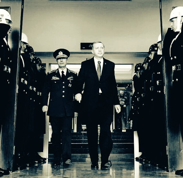 Detayy1453's tweet photo. "Osmanlı yıkılmış bir Devlet değil Durdurulmuş bir Medeniyettir"..

LOADİNG.. https://t.co/r1hBcmyHyv
