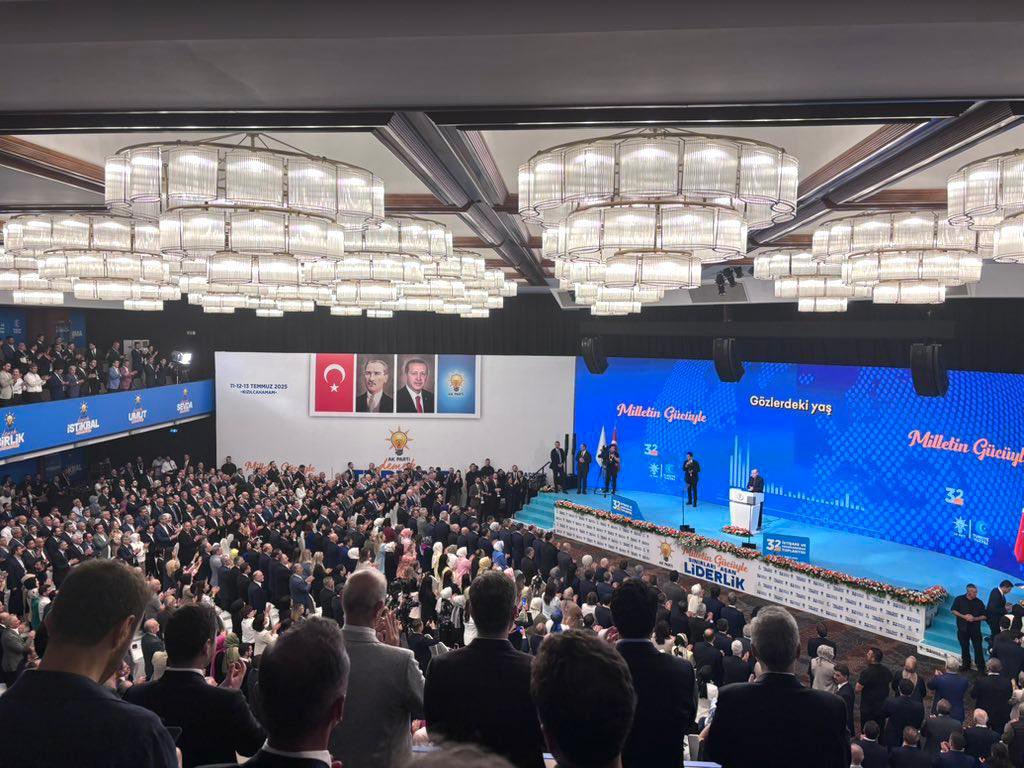 Liderimiz, Genel Başkanımız, Cumhurbaşkanımız Sn. <a href="/RTErdogan/">Recep Tayyip Erdoğan</a>’ın teşrifleriyle gerçekleşen 32. İstişare ve Değerlendirme Toplantımız kapsamında Kızılcahamam’dayız.

Türkiye Yüzyılı hedeflerimiz doğrultusunda; adaletin, kalkınmanın ve güçlü iradenin hakim olduğu bir gelecek için