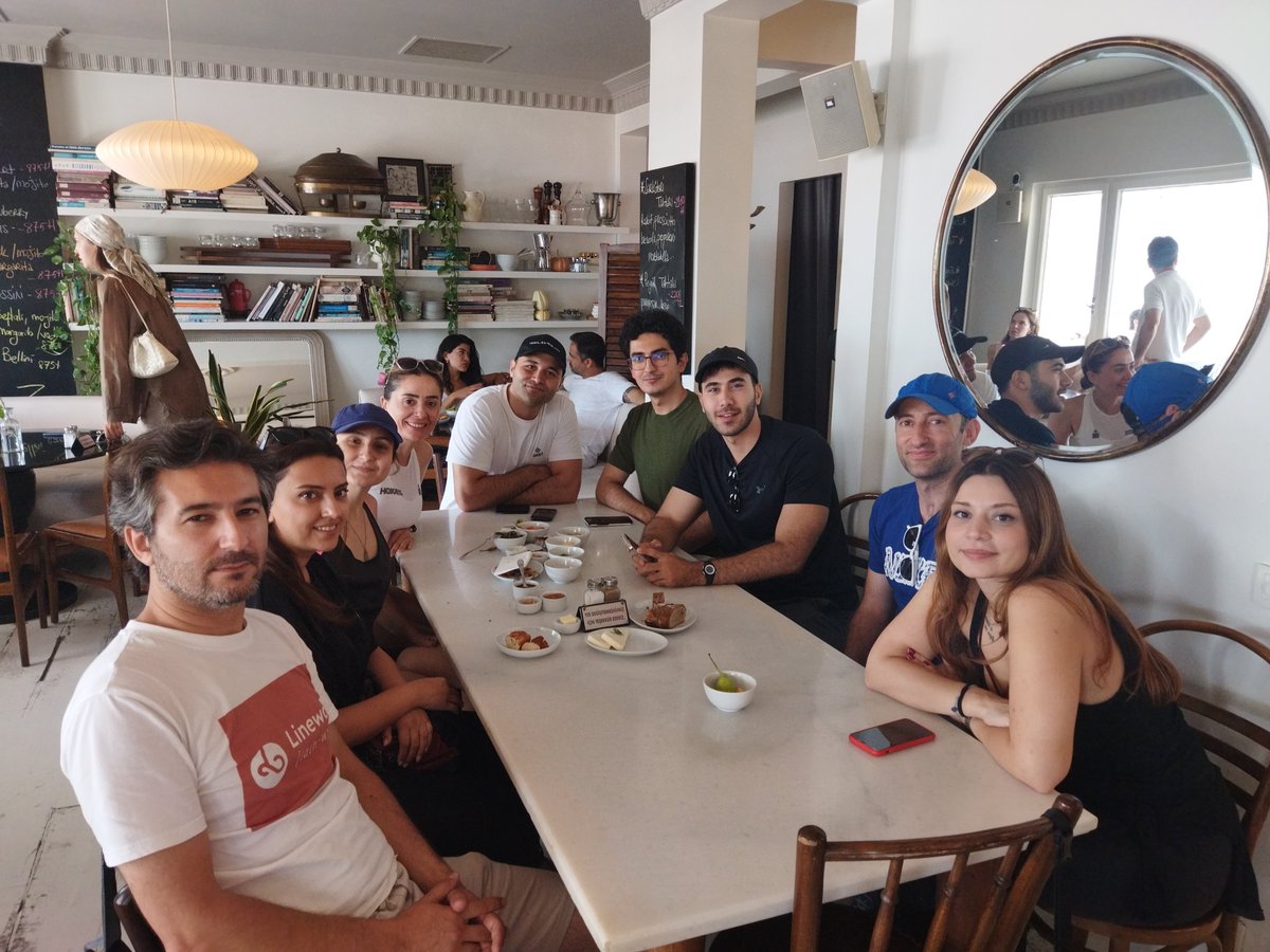 crazyhorsebit's tweet image. We&apos;d like to thank the @SuiTRCommunity @SuiRunClub  for their wonderful hospitality 🙏🏿 Coffee break, morning run and breakfast 😇  Partnerships and sponsorships were discussed @LineworkApp  #linework  $AUSDT #AUSDT