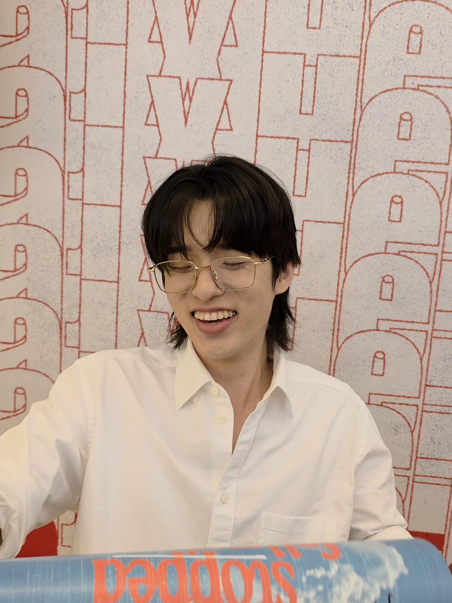 totorororo_j's tweet image. 내 사인회는 망했지만 박제형 잘 생김은 폰에 잘 담아옴 😍
#반가워제형아 #eaj1 #eaJ1EP #canwejustpause #Heightsseoul