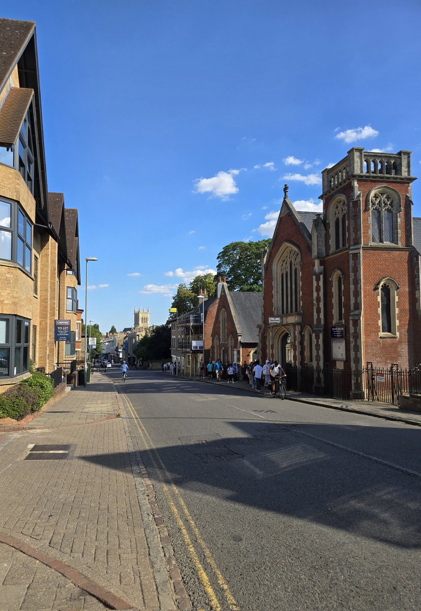 PotatoHimeRS's tweet image. Had a lovely trip to Cambridge, insane weather and super cool seeing the Jagex HQ ❤️