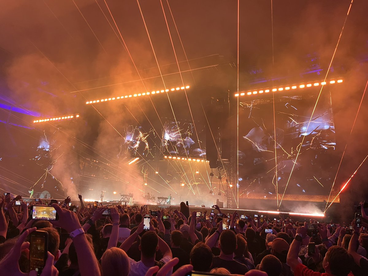 brinXer's tweet photo. #LINKINPARK #linkinparkfrankfurt https://t.co/ui28lns0bg