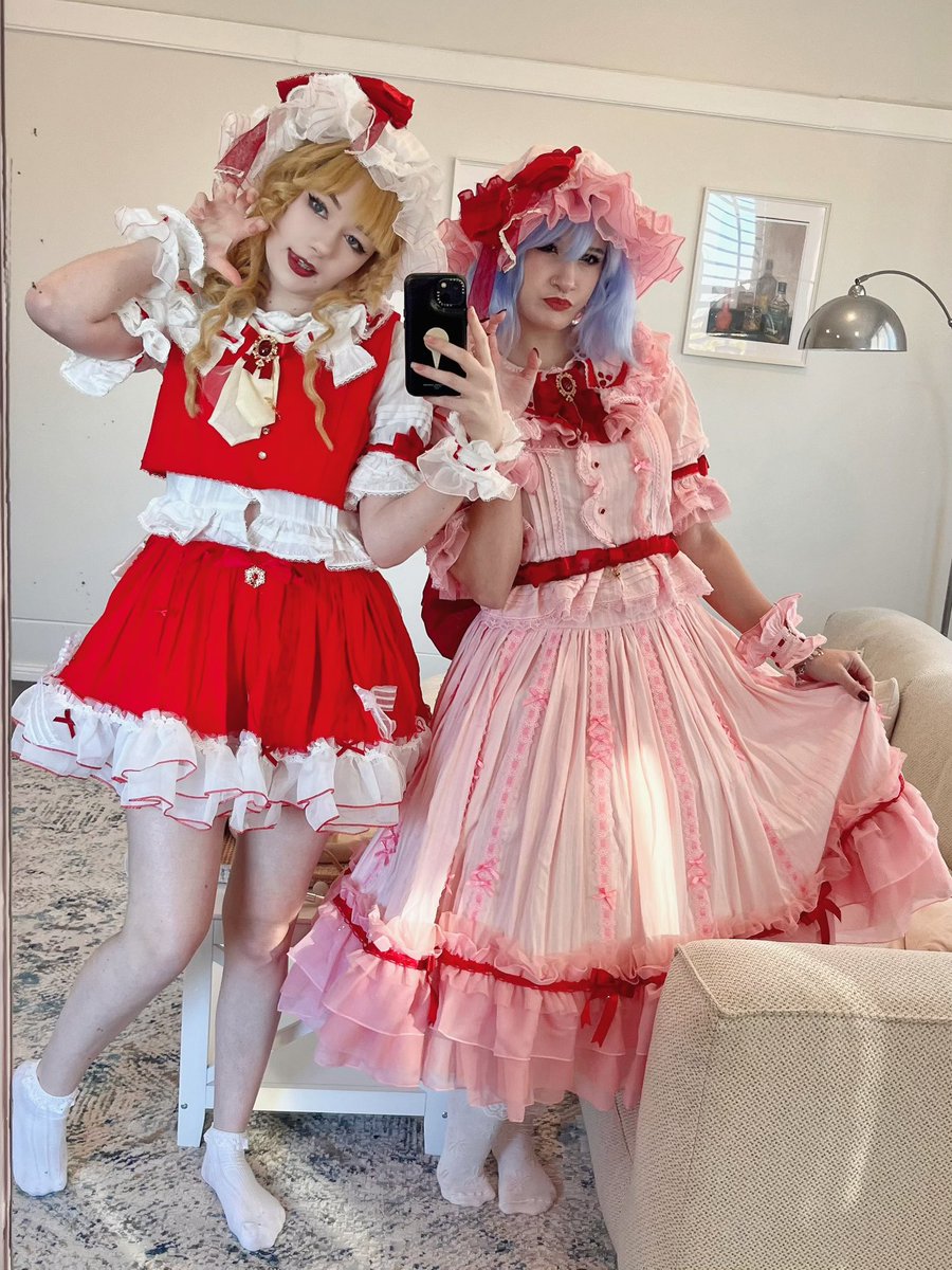 uw0ss's tweet image. scarlet sisters :3