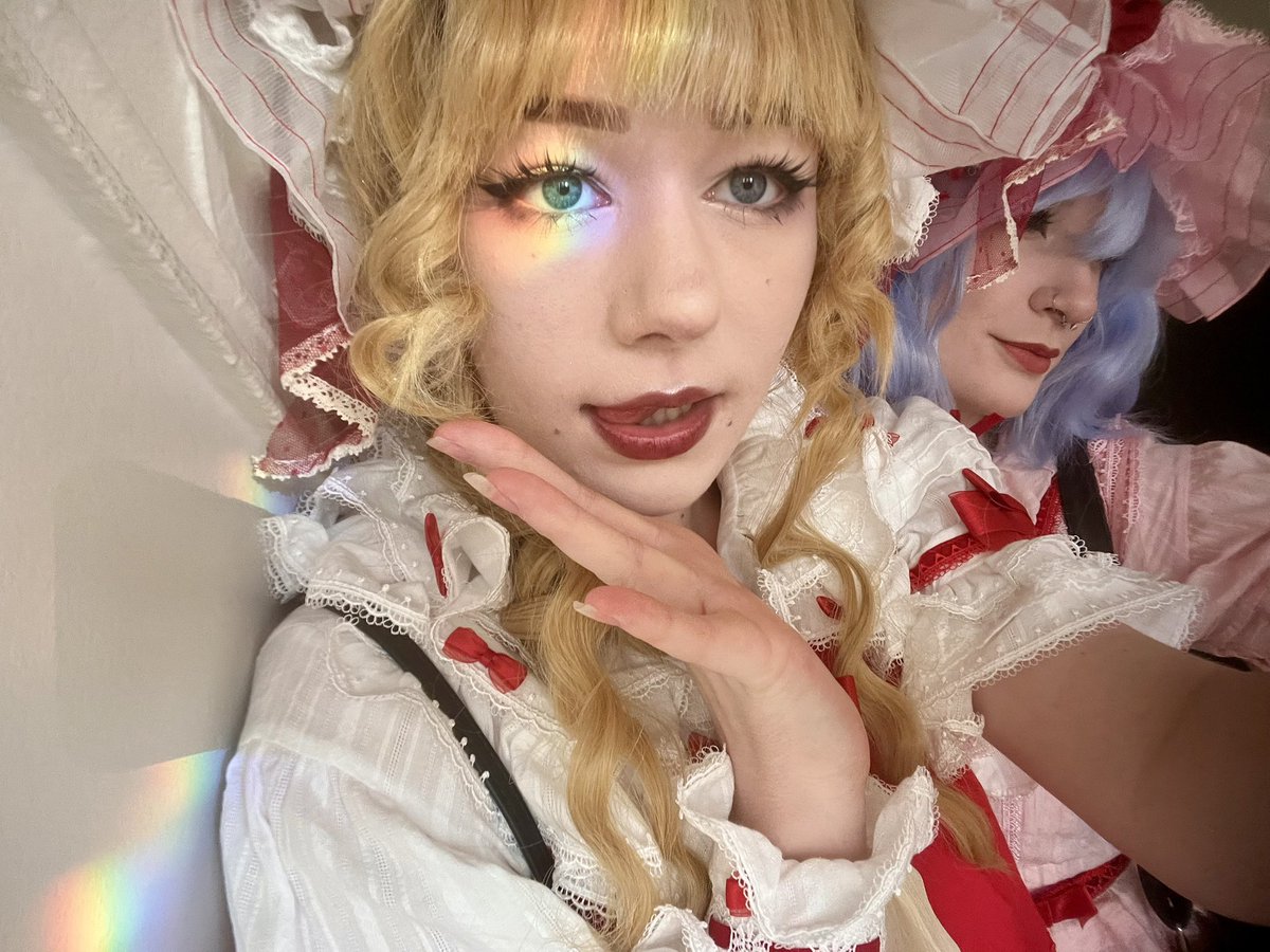 uw0ss's tweet image. scarlet sisters :3