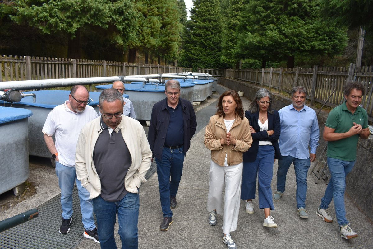 Medio Ambiente e Cambio Climático (@mambientexunta) on Twitter photo ✅ <a href="/Anxeles_Vazquez/">Ánxeles Vázquez</a> pon en valor o traballo de conservación e divulgación ambiental que leva a cabo a piscifactoría do Carballiño
🐟 O centro, dependente da <a href="/Xunta/">Xunta de Galicia</a>, realiza unha importante labor de cría de troita dos ríos galegos
ℹ️ xunta.gal/notas-de-prens… ✅ <a href="/Anxeles_Vazquez/">Ánxeles Vázquez</a> pon en valor o traballo de conservación e divulgación ambiental que leva a cabo a piscifactoría do Carballiño
🐟 O centro, dependente da <a href="/Xunta/">Xunta de Galicia</a>, realiza unha importante labor de cría de troita dos ríos galegos
ℹ️ xunta.gal/notas-de-prens…